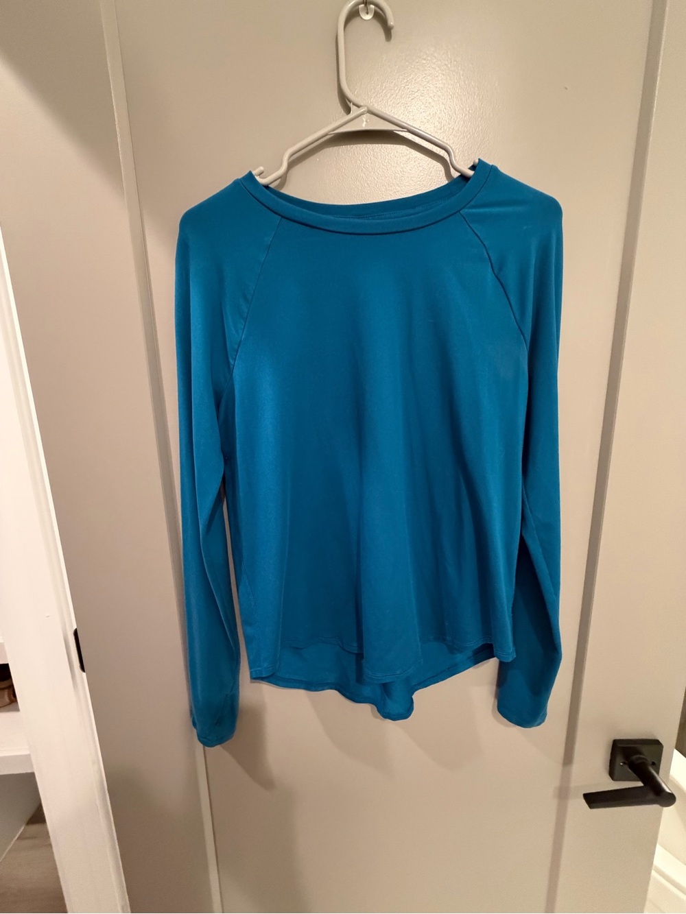 all in motion Long-Sleeve Crew Neck Top in Teal Blue